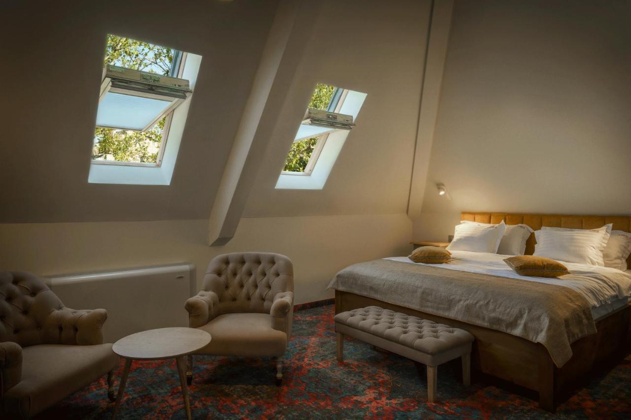 Отель La Boheme Boutique Casa Soare Бухарест Экстерьер фото