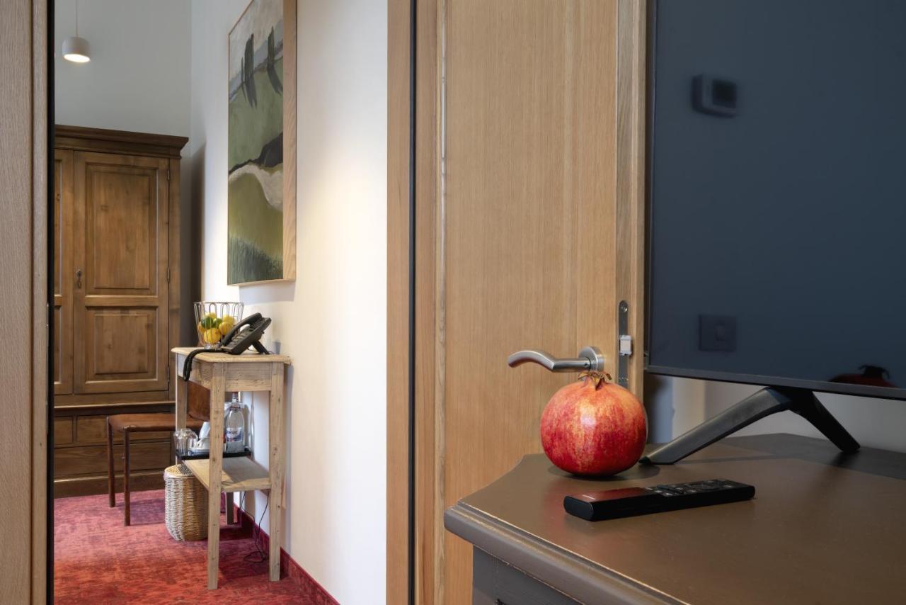 Отель La Boheme Boutique Casa Soare Бухарест Экстерьер фото
