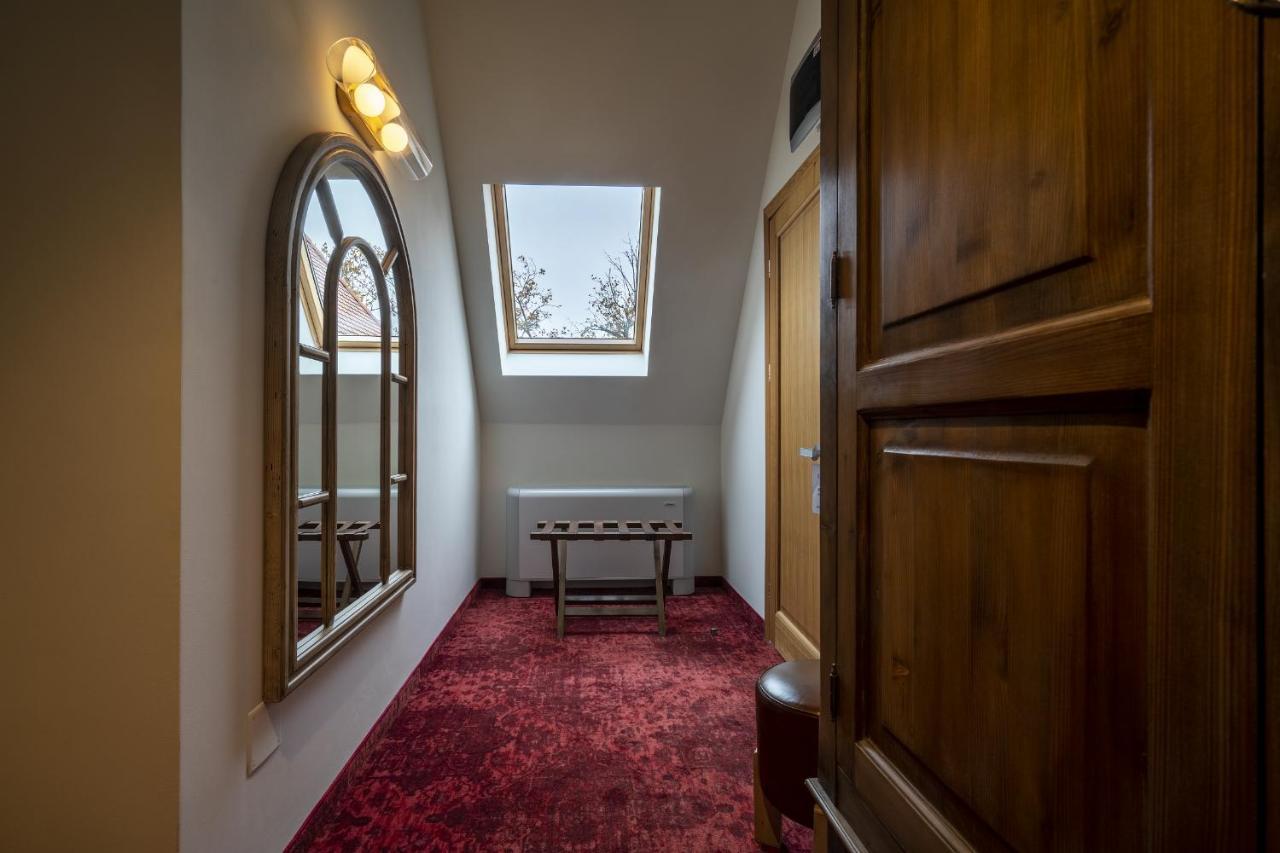 Отель La Boheme Boutique Casa Soare Бухарест Экстерьер фото